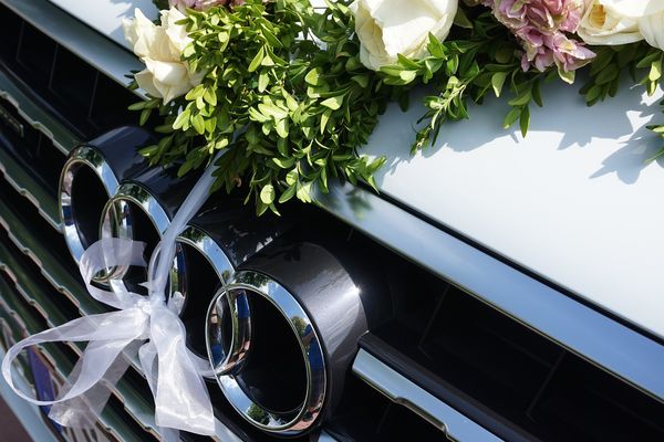 Królewski przejazd: limuzyny z kierowcą na Twoje wesele