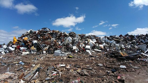 Ekologiczny recycling – odwiedzimy stację demontażu samochodów